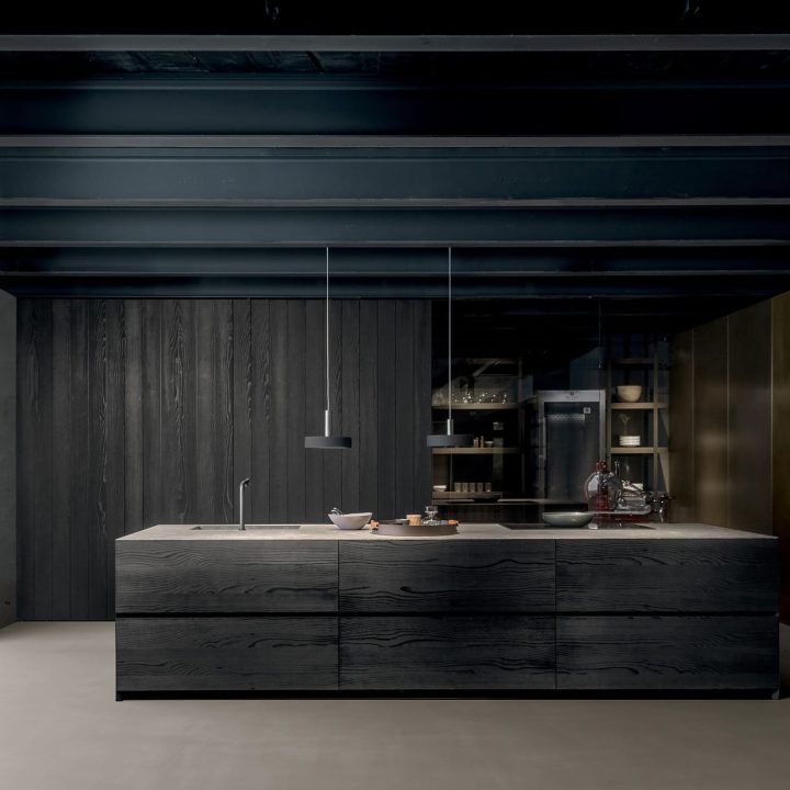 Cuisine contemporaine haut de gamme en bois foncé a Montpellier Fly Float 1