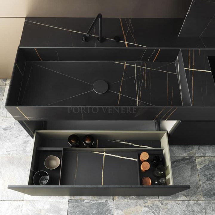 Cuisine-moderne-noire-mate-et-effet-marbre-noir-veine-fil-or-Skill-06-3