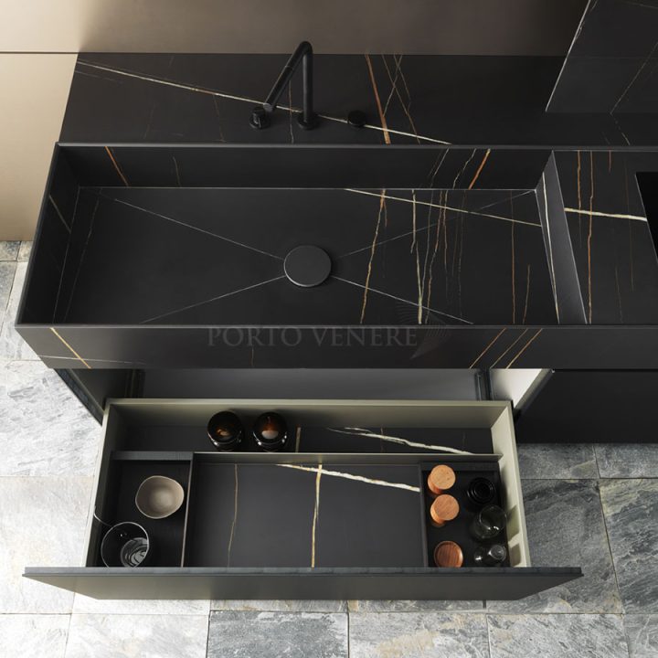 Cuisine-moderne-noire-mate-et-effet-marbre-noir-veine-fil-or-Skill-06-3